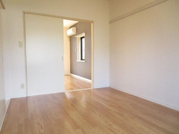 ヴィラ・エクレールAの物件内観写真